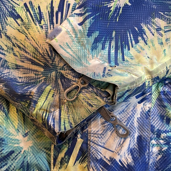 The North Face Girls HyVent Jacket - Picture 8 of 14